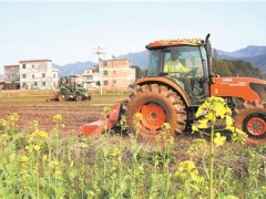 湖南永州零陵区观摩机抛育秧新技术,助力粮食丰收