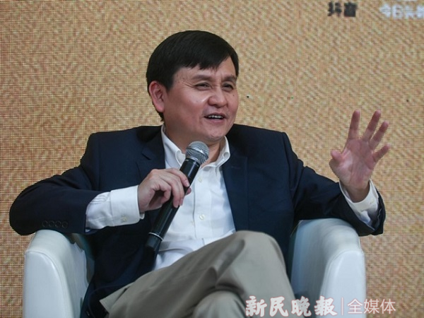 张文宏问领导给你夹菜吃不吃？张文宏和吴凡是怎么议论夹菜这事儿？