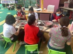 卖烧烤自救的幼儿园要开学了 网友笑称：自带烧烤味的幼儿园