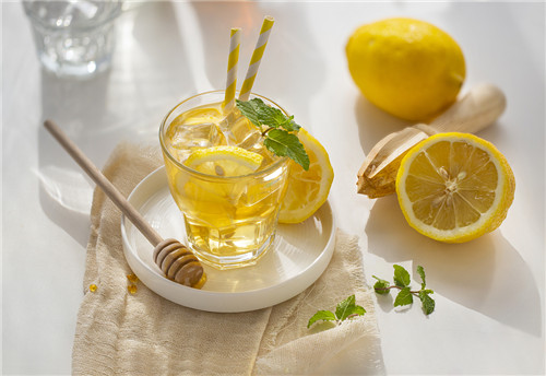 柠檬蜂蜜水什么时候喝最好