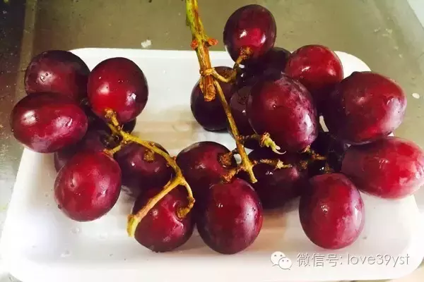 没想到葡萄功效居然这么强大 夏天就要多吃葡萄