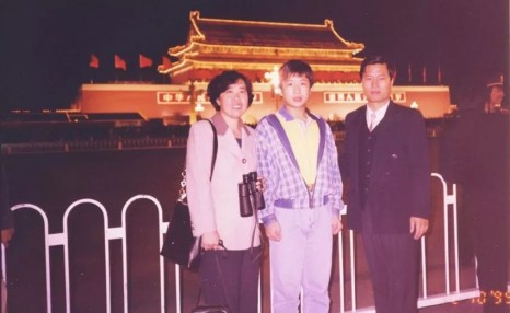 1999年发生的30件大事,已过去了20年!几十张照片见证过去20年