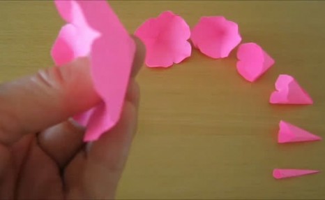 折法超级简单的玫瑰花，永不凋谢，女孩们都喜欢，手工折纸
