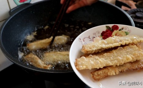 这才是炸带鱼的正确做法,外酥里嫩,好吃没腥味,方法超简单
