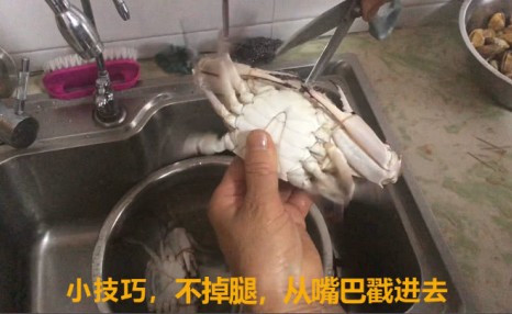 螃蟹这样蒸才正确,好吃不掉腿,只需掌握这1点,很多人都错了!