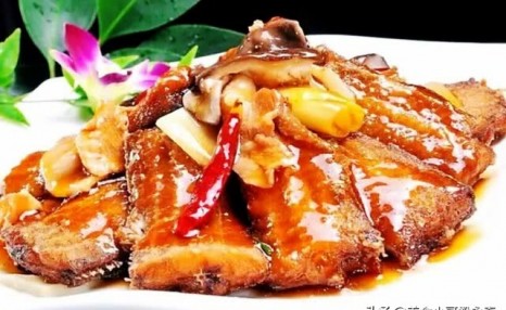 这才是红烧带鱼的标准做法,鲜嫩美味还不腥,大人孩子都爱吃!