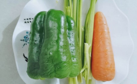 爆炒鱿鱼丝只需多加这一步,鲜嫩入味无腥味,爽脆可口,超级下饭