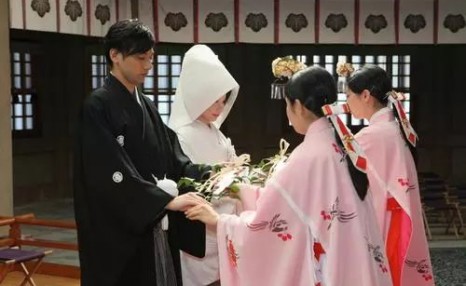 日本拟讨论夫妻婚后自由选择姓氏（日本婚后或自由选择姓）