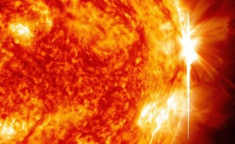 “太阳像个大火球。”是比喻句嘛？