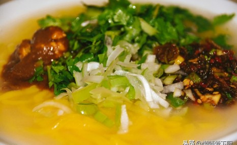 东北“酸汤子”中毒事件中,酸汤子到底是个啥?为啥会导致中毒?