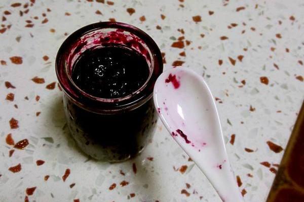蓝莓酱的功效与作用及禁忌 蓝莓酱怎么吃