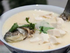 下奶鲫鱼汤的正确做法,鲫鱼萝卜汤的功效与作用