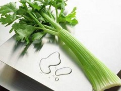 吃芹菜过敏症状及处理方法