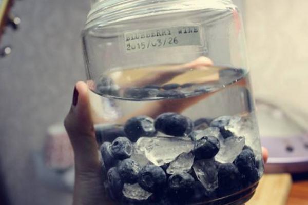 蓝莓酒的功效与作用及禁忌 蓝莓酒的制作方法