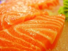 虹鳟鱼市场价格多少钱一斤,虹鳟鱼可以生吃吗
