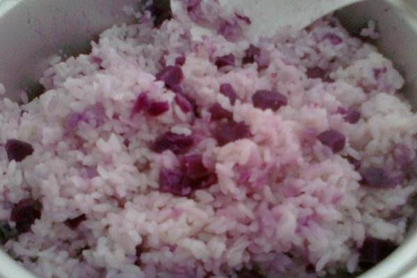 紫薯饭的功效与作用 紫薯饭的做法大全