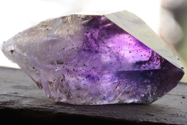 天然水晶市场价格多少钱一克 天然水晶和人造水晶的区别是什么