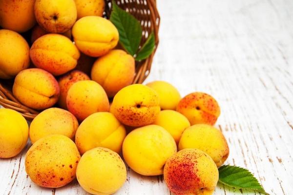 黄桃的功效与作用及禁忌 黄桃和西瓜能一起吃吗