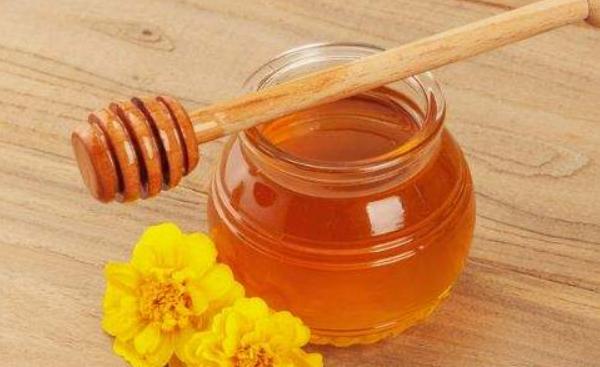 油菜花蜂蜜的作用与功效及禁忌 油菜花蜂蜜市场价格多少钱一斤