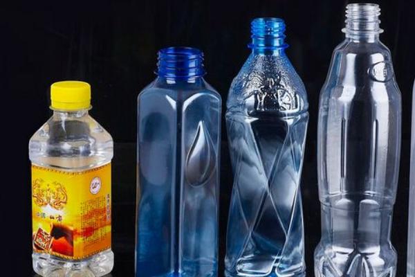废品回收的饮料瓶多少钱一斤 饮料瓶多少钱一个