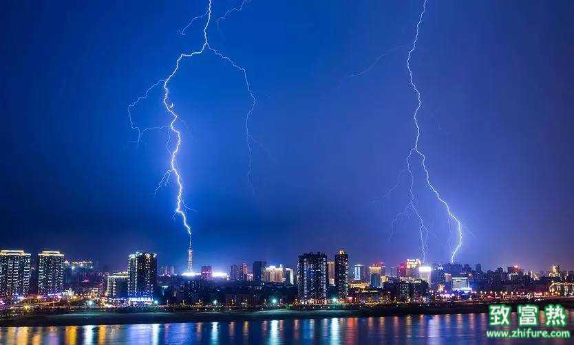 如何保护家电在雷雨天免受雷击？