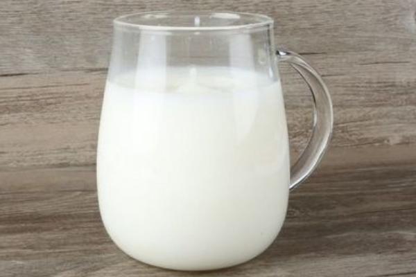 羊奶功效与作用 羊奶营养价值