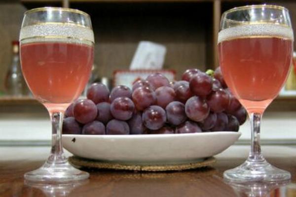 蓝莓酒的功效与作用及禁忌 蓝莓酒的制作方法