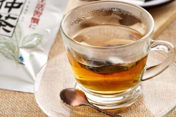 杜仲茶的功效与作用及禁忌 哪些人不宜喝杜仲茶