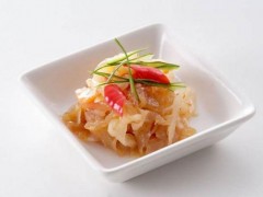 海蜇丝功效与作用及禁忌,海蜇丝营养价值