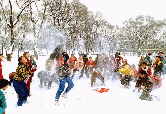 梦见下雪是什么意思 梦到下雪白茫茫一片有什么预兆