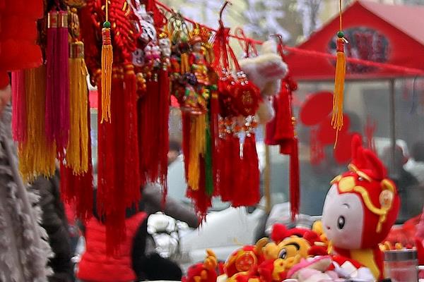 农历春节习俗有哪些 春节的由来-------栏目：节气 标签：春节