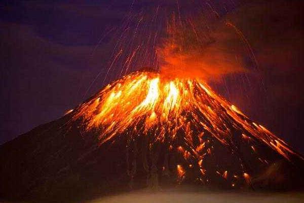 梦见火山爆发是什么意思 女人梦到火山爆发成功逃跑有什么预兆