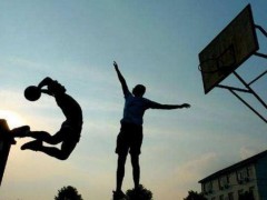 梦见打篮球是什么意思,梦到和别人一起打篮球有什么预兆