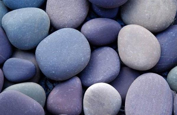 梦见石头是什么意思 梦到自己捡石头有什么预兆