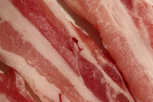 4万吨储备肉即将投放,元旦春节能吃到便宜猪肉吗？储备肉究竟被冷冻了多久？