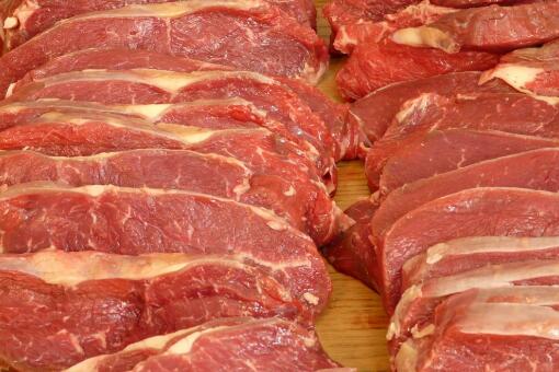 肉联厂洗白病死猪是什么情况?流入哪些市场?吃了病死猪肉有什么危害?