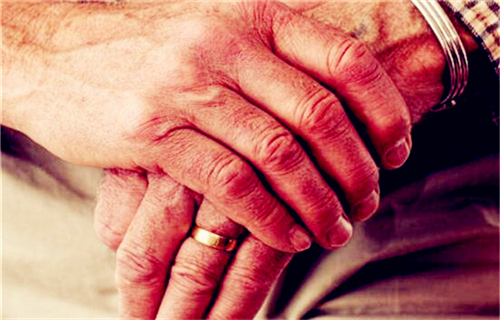 31省份养老服务<a href=https://www.dadasou.com/zhengce/ target=_blank class=infotextkey>政策</a>全新出炉!金融及互联网模式纷纷助力