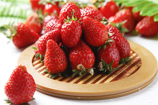 草莓近期价格为多少钱一斤