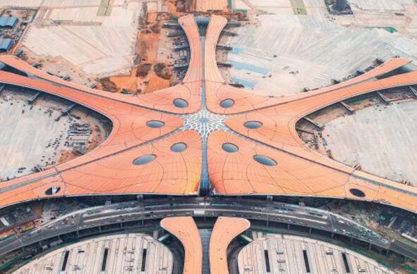 北京大兴国际机场正式通航！拥有世界首个实现高铁下穿的航站楼