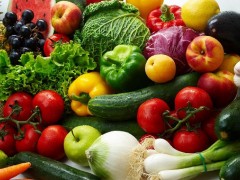 买回来的蔬菜水果会附着新冠病毒吗？外出买菜需要注意什么？