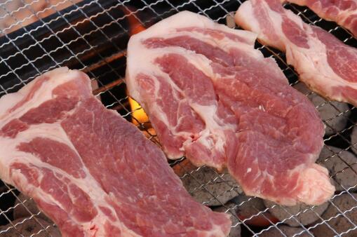 猪肉价格一个月每公斤涨近7元