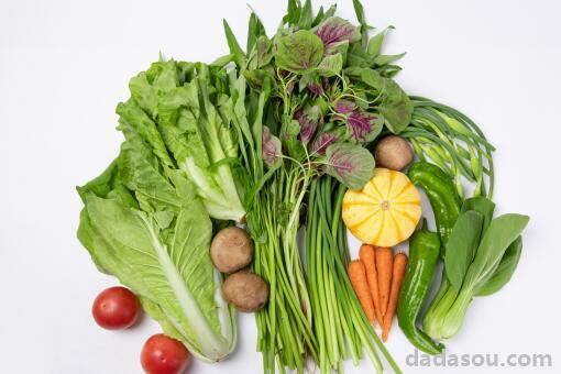 孩子进步家长送学校750斤蔬菜，冬季适合吃什么蔬菜，冬季适合吃什么水果