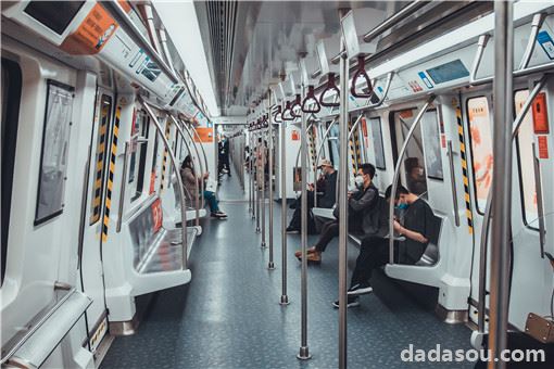 上海地铁禁止电子设备声音外放