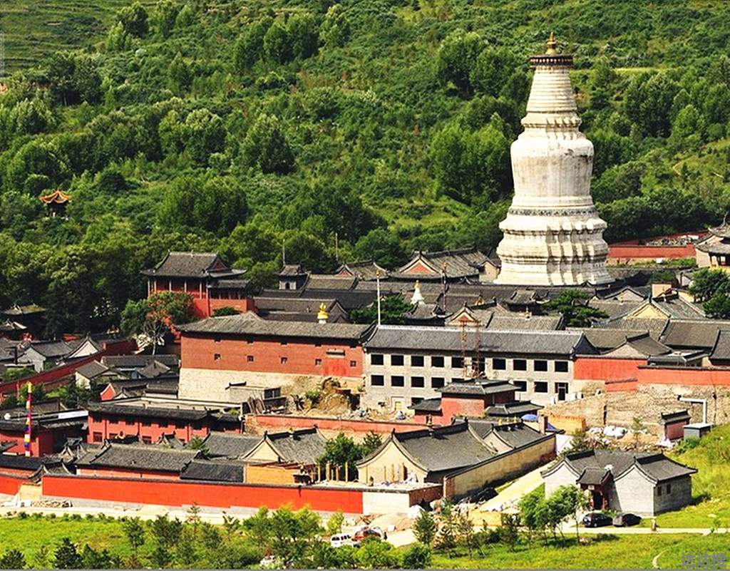 香客烧香拜佛寺庙祈福视频素材,网络科技视频素材下载,高清1920X1080视频素材下载,凌点视频素材网,编号:664119