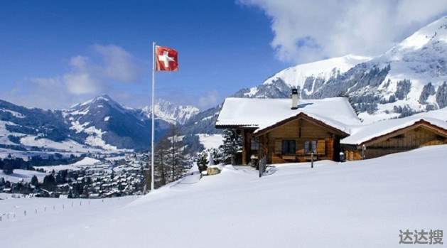 法国萨瓦省阿尔卑斯山区发生雪崩 阿尔卑斯山区发生雪崩