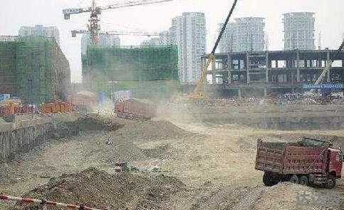 萍乡市严厉查处建筑工地扬尘污染行为