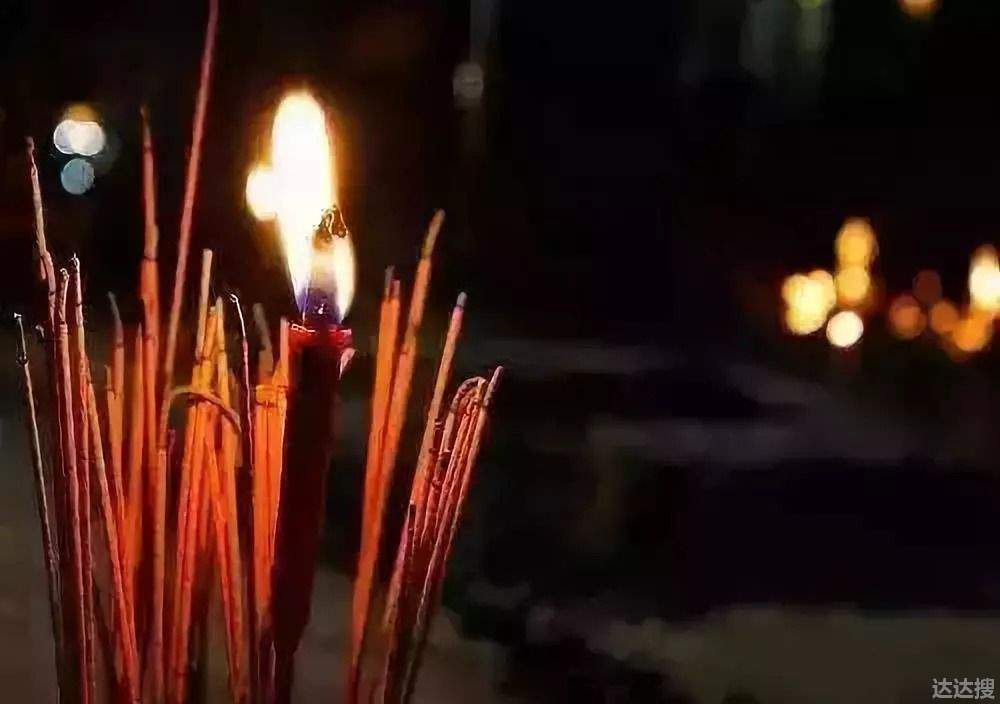 去世不到一年中元节烧纸吗 中元节祭祀烧