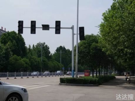 闯红灯出现交通事故有责任划分吗？怎么避免闯红灯？怎么通行？