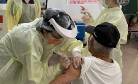 台湾老人接种疫苗后猝死案例频传