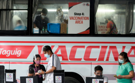 为让国人接种疫苗菲律宾总统放狠话：接种疫苗还是进监狱，自己选